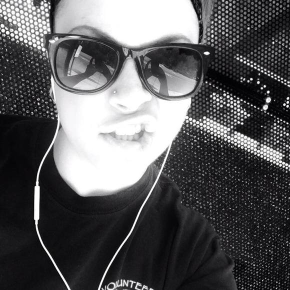 Meet your Posher, Olivia - Picture 1 of 1